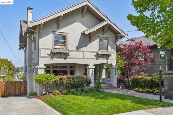 Exterior, Facade, American Craftsman