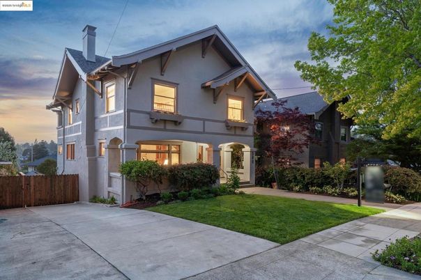 Backyard, Exterior, Facade, American Craftsman