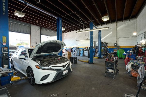 Garage, Interior