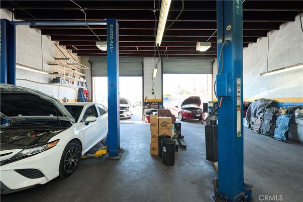 Garage, Interior, Stone Walls