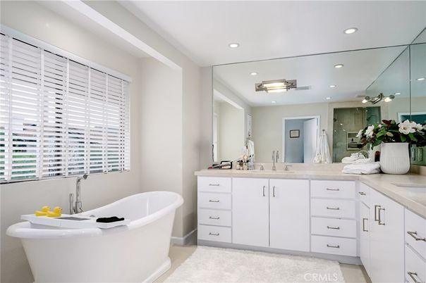 Bathroom, Dual Sink Vanities, Free Standing Baths, Interior, Recessed Lighting
