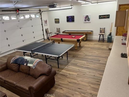 Billiard Table, Game Room, Interior, Wood Texture Flooring