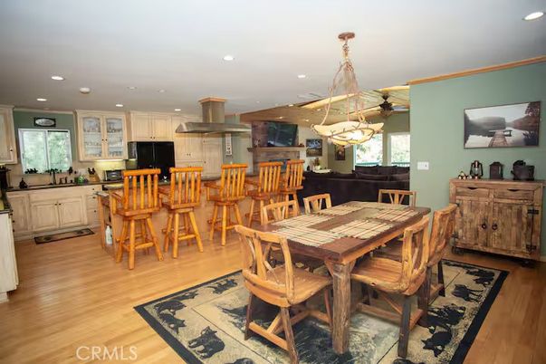 Chandelier, Dining room, Interior, Kitchen, Recessed Lighting, Wood Texture Flooring