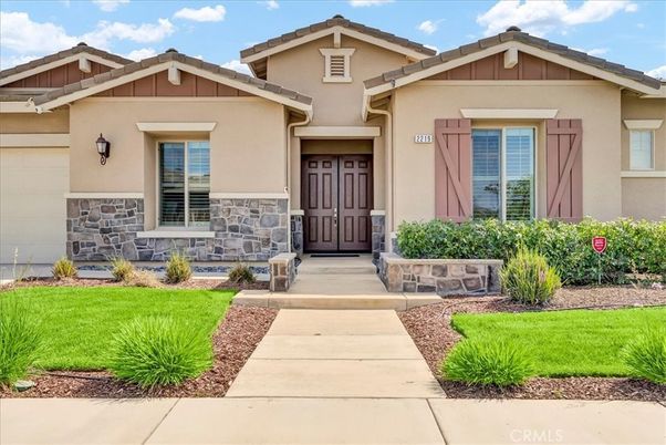 Exterior, Facade, American Craftsman