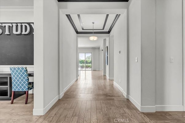 Interior, Pendant Lights, Wood Texture Flooring