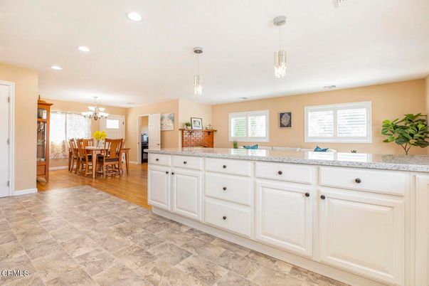 Chandelier, Dining room, Interior, Kitchen, Pendant Lights, Recessed Lighting, Wood Texture Flooring