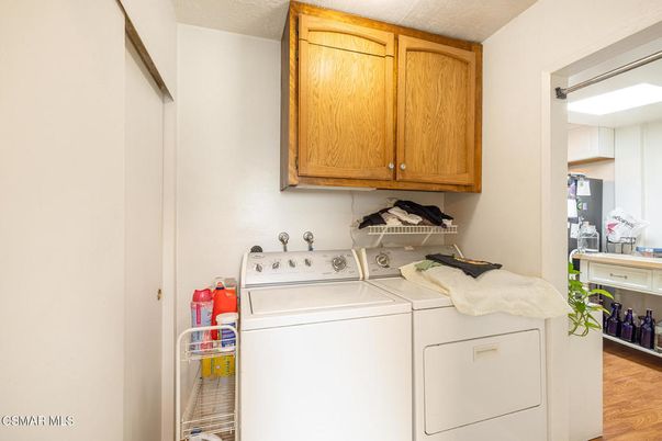 Interior, Utility Closets, Washer, Wood Texture Flooring