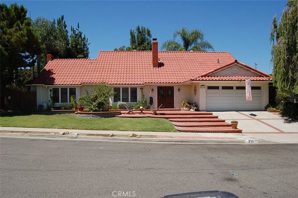 Attached, Exterior, Facade, Spanish Mediterranean