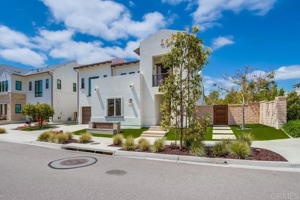 Exterior, Facade, Spanish Mediterranean