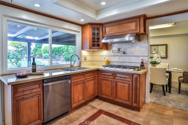Dining room, Interior, Kitchen, Recessed Lighting, Stainless Steel Appliances