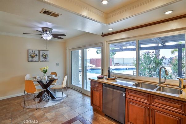 Dining room, Interior, Kitchen, Recessed Lighting