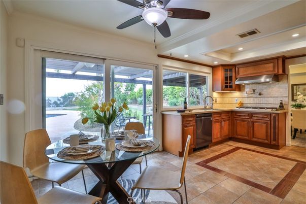 Dining room, Interior, Kitchen, Recessed Lighting, Stainless Steel Appliances