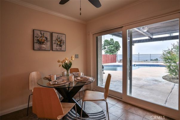 Dining room, Interior