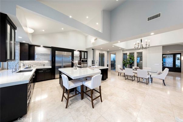 Chandelier, Dining room, Interior, Kitchen, Recessed Lighting, Stainless Steel Appliances