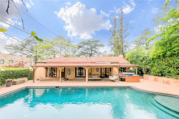Exterior, Hot Tub, Pool