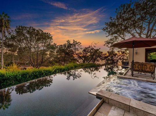 Exterior, Pool, Water