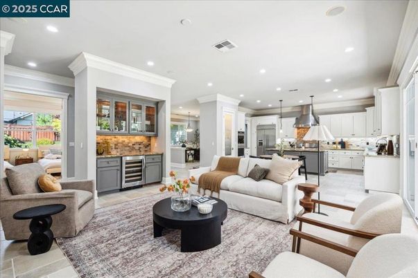 Interior, Kitchen, Living room, Pendant Lights, Recessed Lighting, Stainless Steel Appliances