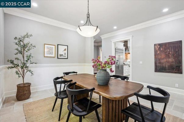 Dining room, Interior, Pendant Lights, Recessed Lighting