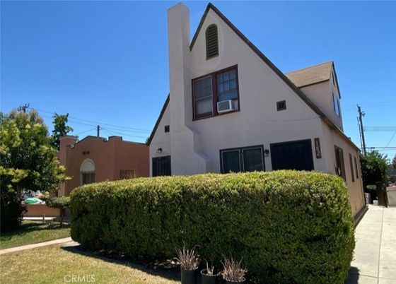 Exterior, Facade, Farmhouse