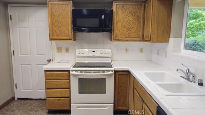 Interior, Kitchen, Tile Countertops