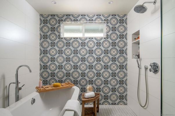 Bathroom, Interior, Recessed Lighting