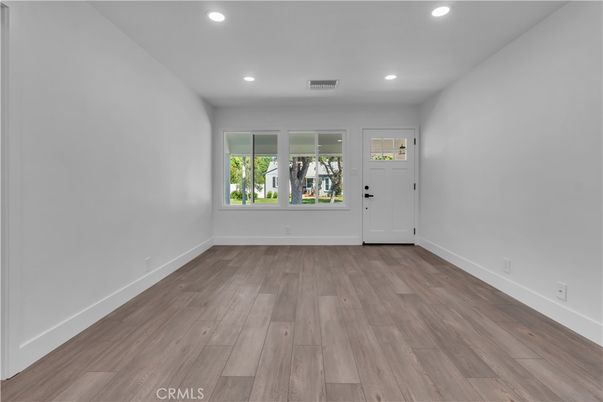 Empty room, Interior, Recessed Lighting, Wood Texture Flooring