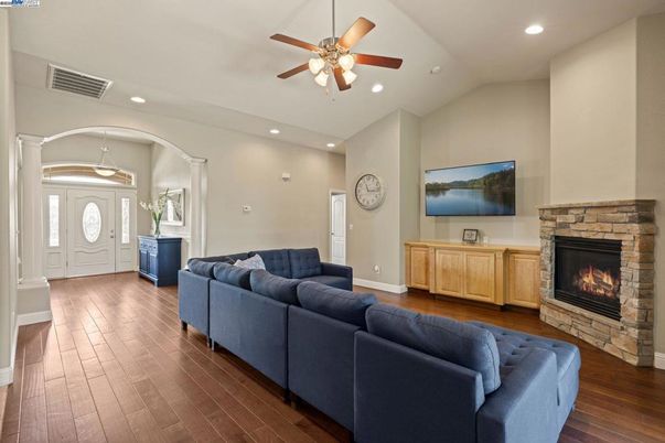 Fireplace, Interior, Living room, Pendant Lights, Recessed Lighting, Wood Texture Flooring
