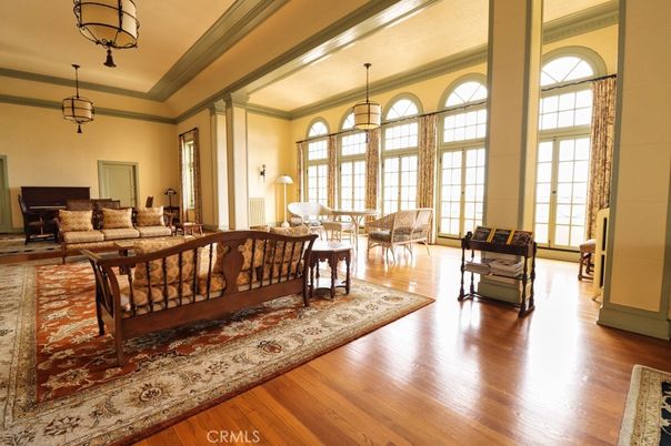 Bedroom, Interior, Living room, Pendant Lights, Wood Texture Flooring