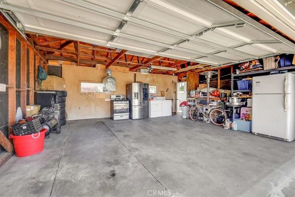Garage, Interior, Wooden Beams