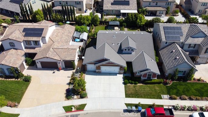 Exterior, Drone