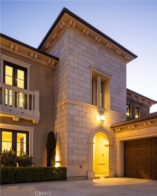 Attached, Exterior, Facade, Mediterranean