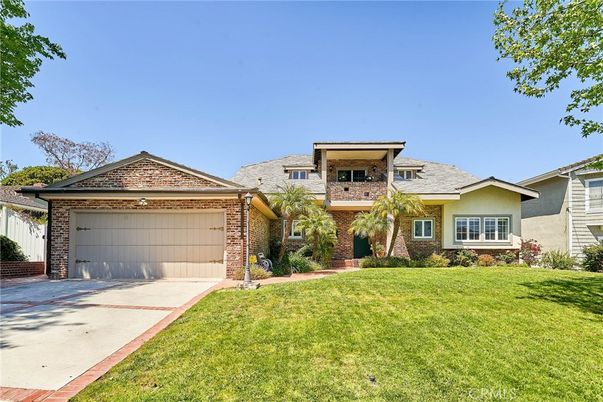 Attached, Exterior, Facade, Brick Facade, Ranch