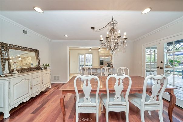 Chandelier, Dining room, Interior, Kitchen, Recessed Lighting, Wood Texture Flooring