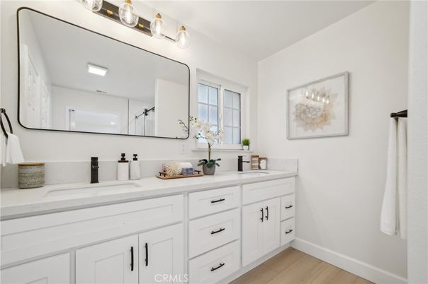 Bathroom, Dual Sink Vanities, Interior, Wood Texture Flooring