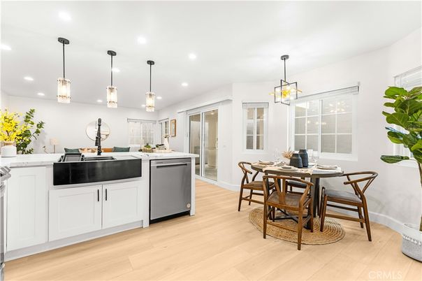 Dining room, Interior, Kitchen, Pendant Lights, Recessed Lighting, Wood Texture Flooring