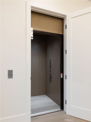 Elevator, Interior, Wood Texture Flooring