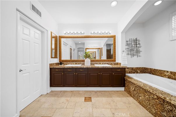 Bathroom, Dual Sink Vanities, Interior, Recessed Lighting