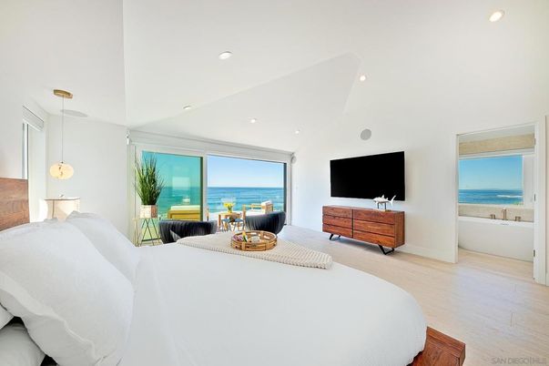Bedroom, Interior, Pendant Lights, Recessed Lighting, Water, Wood Texture Flooring