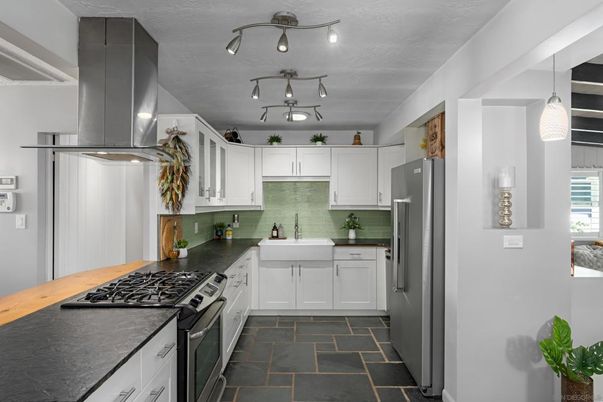 Interior, Kitchen, Pendant Lights, Stainless Steel Appliances
