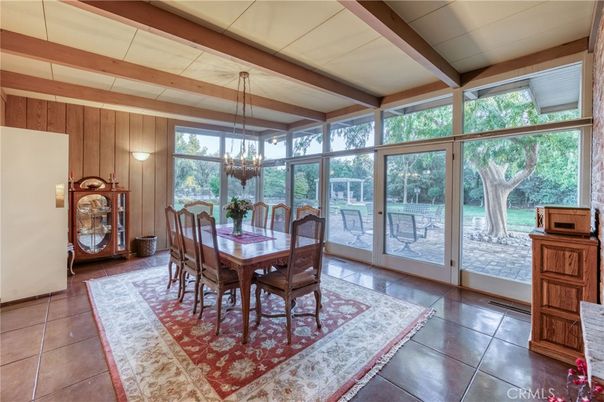 Chandelier, Dining room, Interior, Sun Room