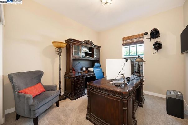 Home Office, Interior
