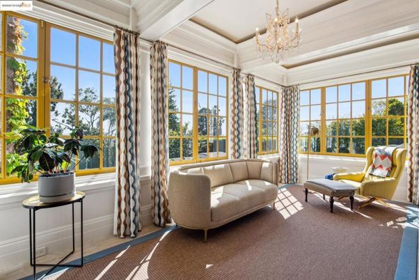 Chandelier, Interior, Sun Room