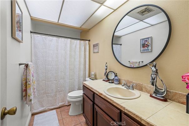 Bathroom, Interior, Tile Countertops