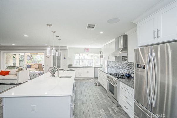 Interior, Kitchen, Living room, Pendant Lights, Recessed Lighting, Stainless Steel Appliances, Wood Texture Flooring