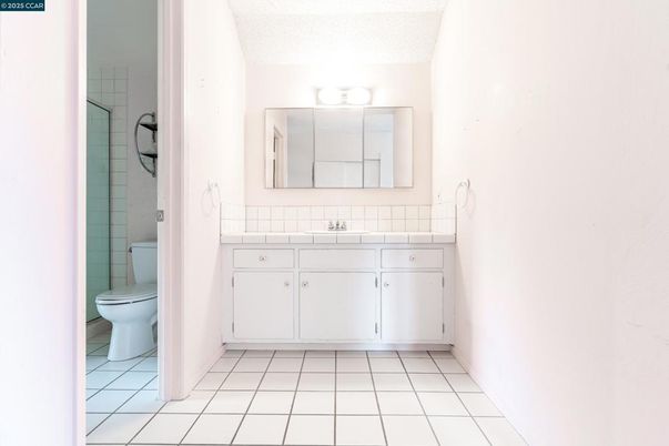 Bathroom, Interior, Tile Countertops