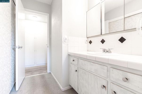 Bathroom, Interior, Tile Countertops