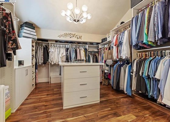 Interior, Pendant Lights, Walk-in Closets, Wood Texture Flooring