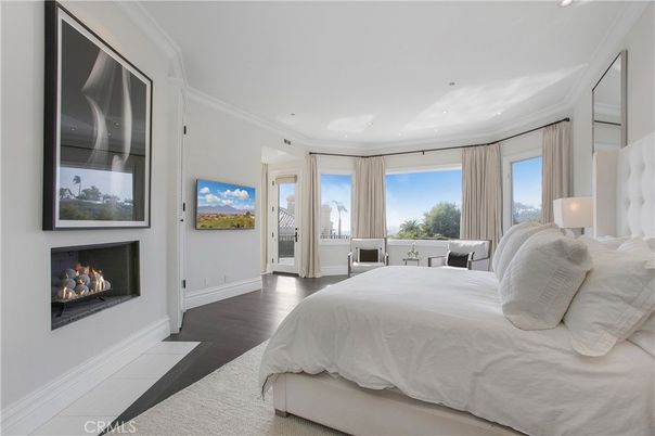 Bedroom, Fireplace, Interior, Recessed Lighting, Wood Texture Flooring