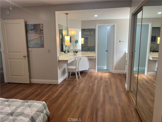 Interior, Pendant Lights, Recessed Lighting, Wood Texture Flooring