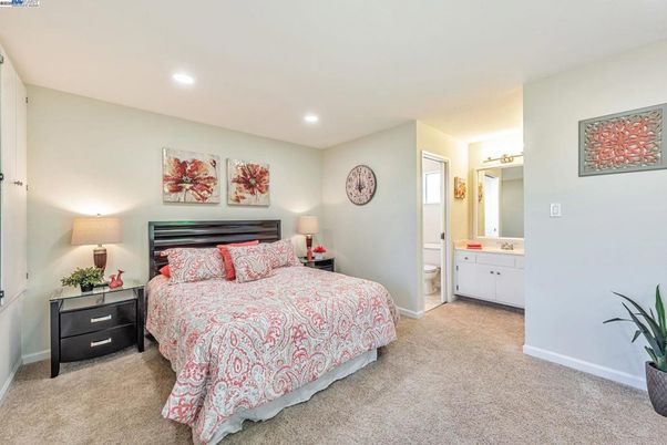 Bathroom, Bedroom, Interior, Recessed Lighting
